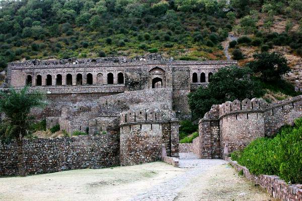 Bhangarh Fort : The Unsolved Mystery (Part 1)
