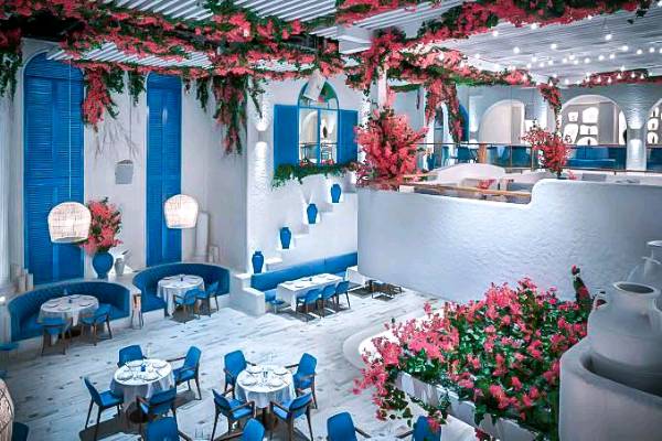 Greece in Mumbai ! New plush interiors in a restaurant in mumbai