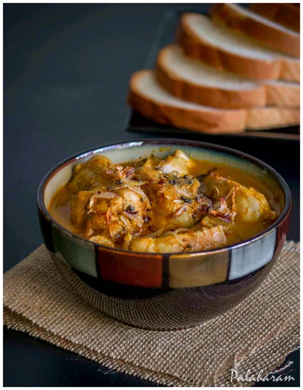 Bread and chiken curry