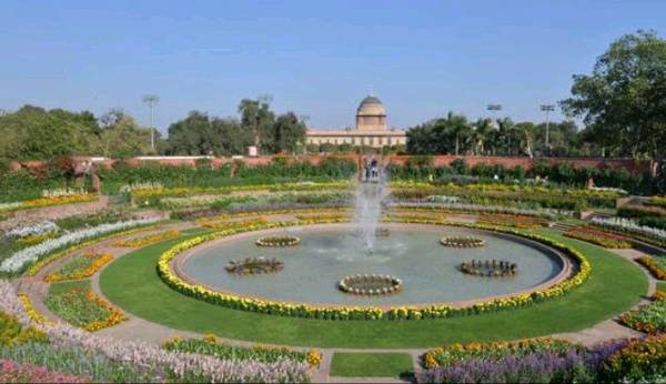 Mughal Garden->Amrit Udyan🌹🌷🌺🌷💐