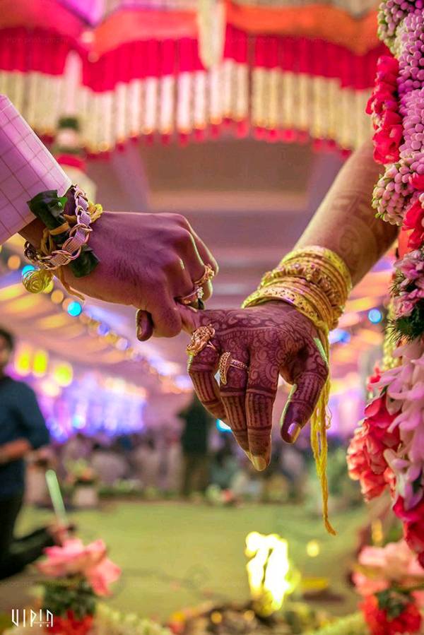 #काकण a wedding knot .... Tie on haldi ceremony in bride & grooms hand ❤️ #marathi_swag #maharashtrian_rituals