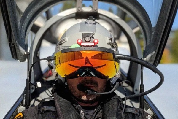 Pilots AI Enemies AR Helmets