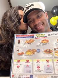 Ciara’s husband rents out the Waffle House for her birthday! #LadyFi #ciara #wafflehouse #dating