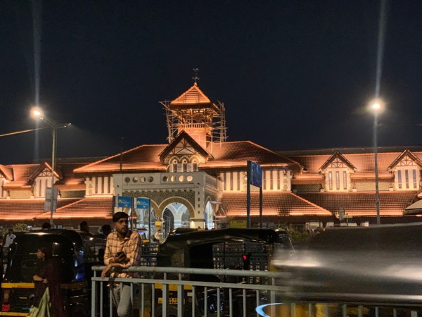 Bandra station mumbai