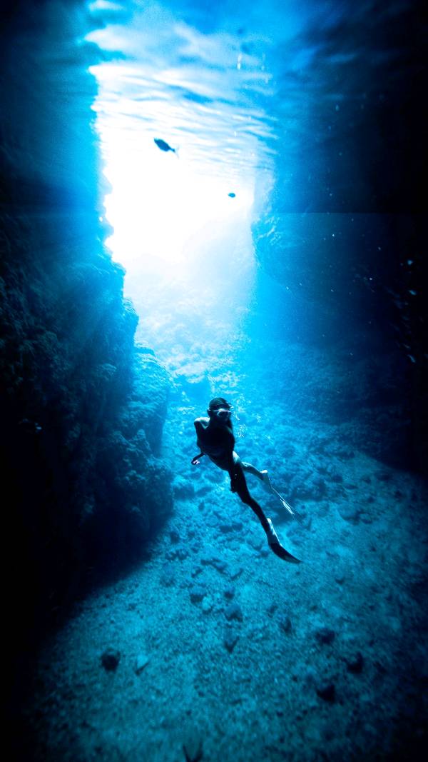 Diving deep - Poem by ©reader75063