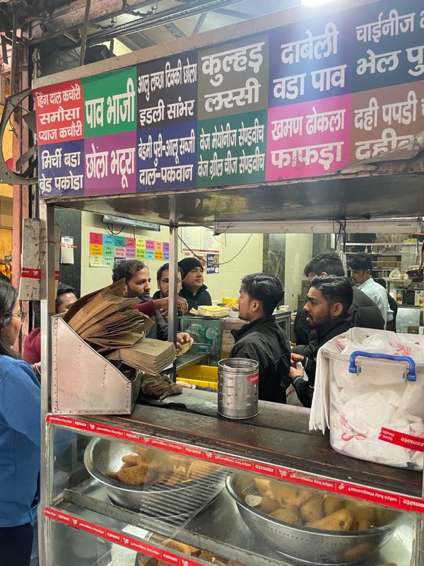 Best street food in Jaipur! भीगी भीगी बारिश और मन में सुबह सुबह चाट खाने की ललक। let me share my experience of this chat shop in jaipur. #कहानी #nostalgic #bharatma
