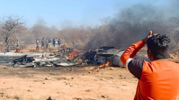 Two Indian Air Force Fighter Planes, Mirage2000 and Sukhoi-30, crashed in Madhya Pradesh; one pilot dead!