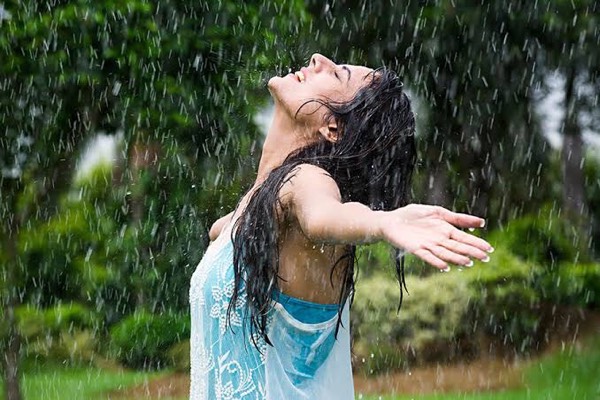Health Benefits of Bathing in Rain