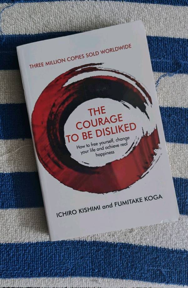 The Courage to be Disliked, 3.75 ⭐, GENRE - PSYCHOLOGY / PHILOSOPHY PAGES - 272