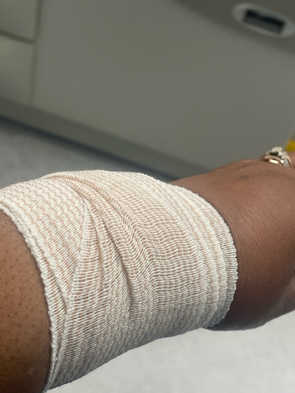 I Broke my wrist?? My visit to Urgent Care!😫😖