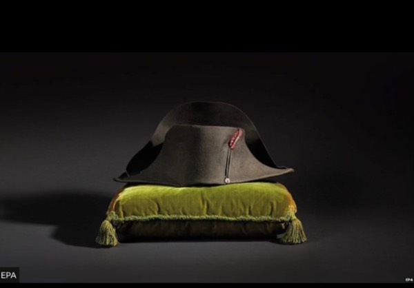 Napoleon’s hat sold for 1.9 million euro’s