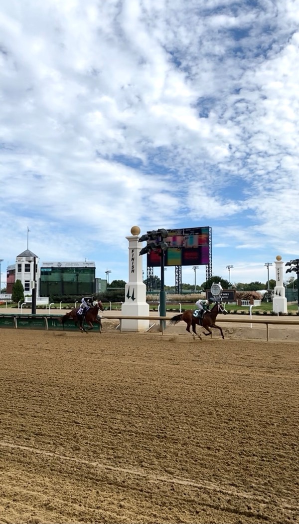 Bowie on the Road | My First Time at Churchill Downs 🏇🏿