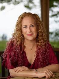 Woman Author of the Day—The PROLIFIC Diva Of the Literary Novel , Ms. Jodi Picoult : A Controversial Writer
