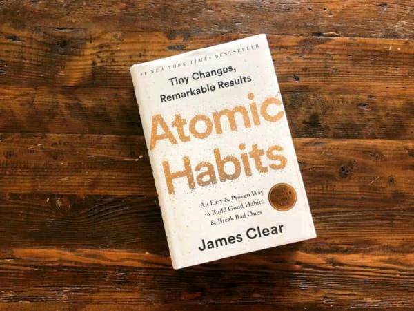 Book summary "ATOMIC HABITS" by James Clear