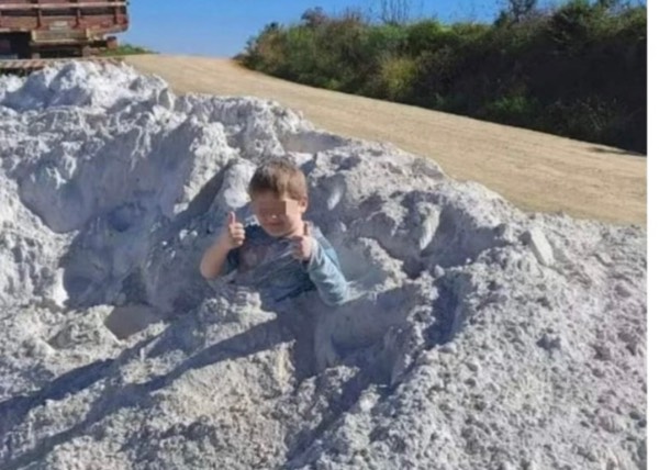 Boy Dies ftom Limestone Dust